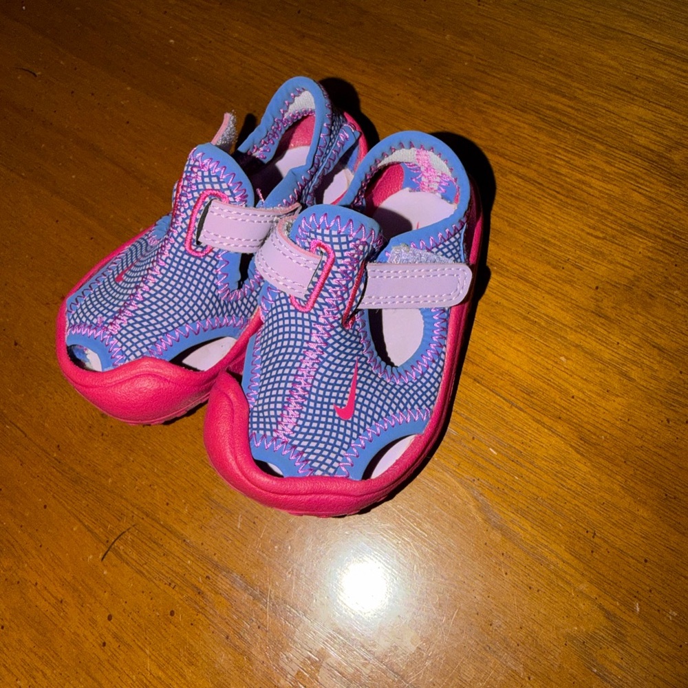 Nike Baby Pink and Blue Water Shoes - Picture 2 of 5